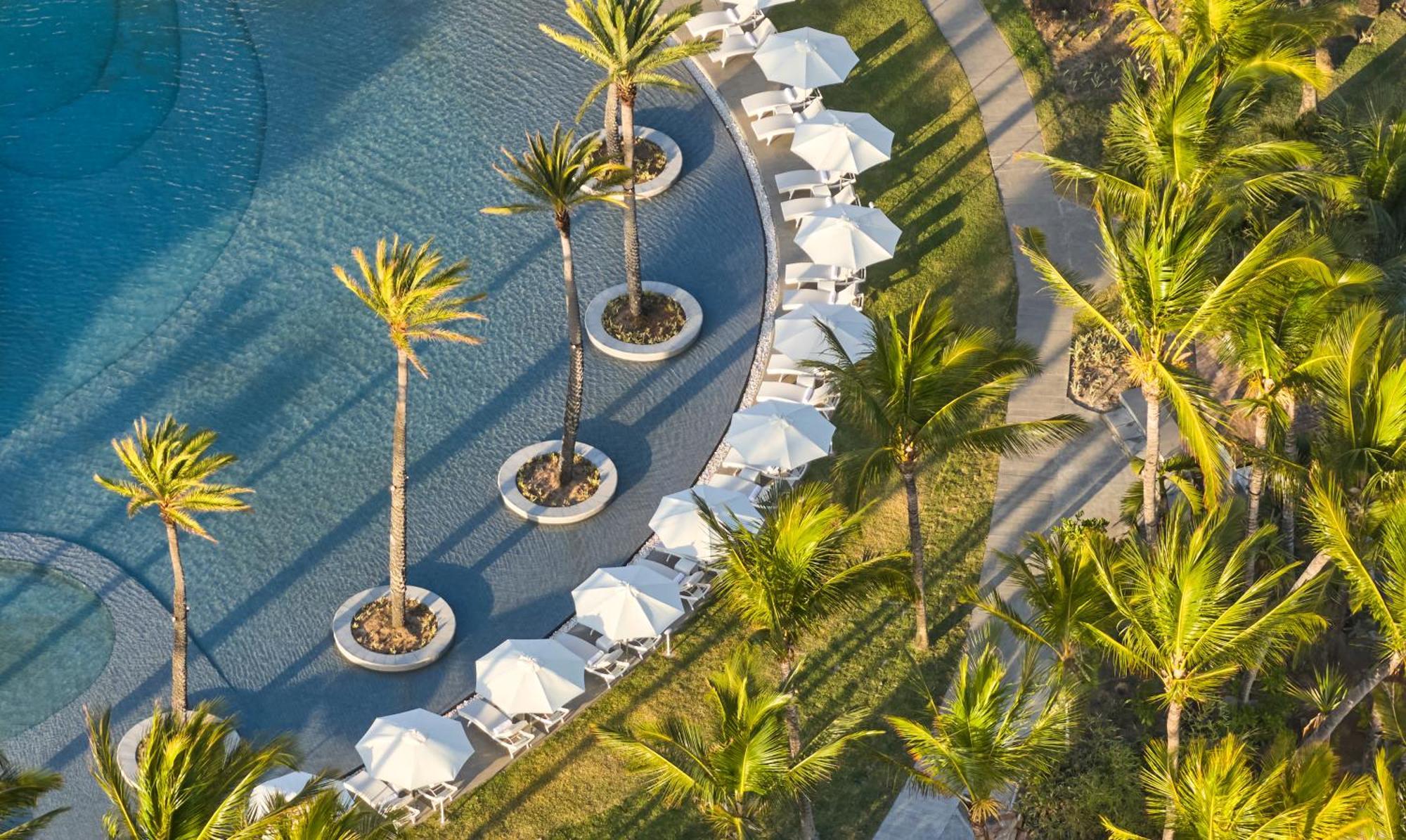LUX* Belle Mare Resort&Villas Esterno foto Aerial view of the pool at the hotel