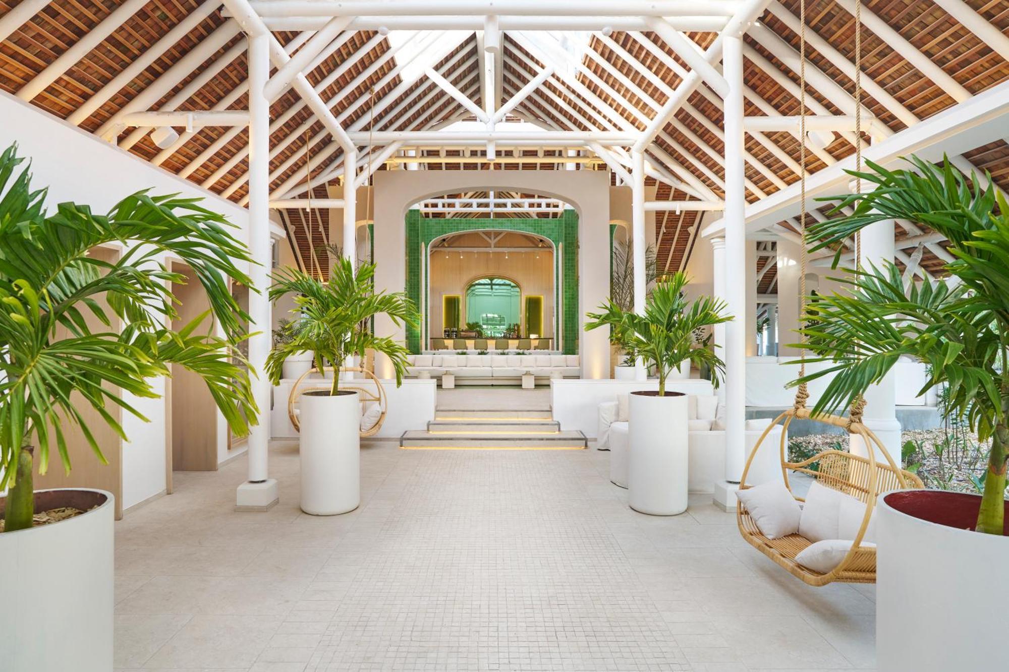 LUX* Belle Mare Resort&Villas Esterno foto The lobby of the resort