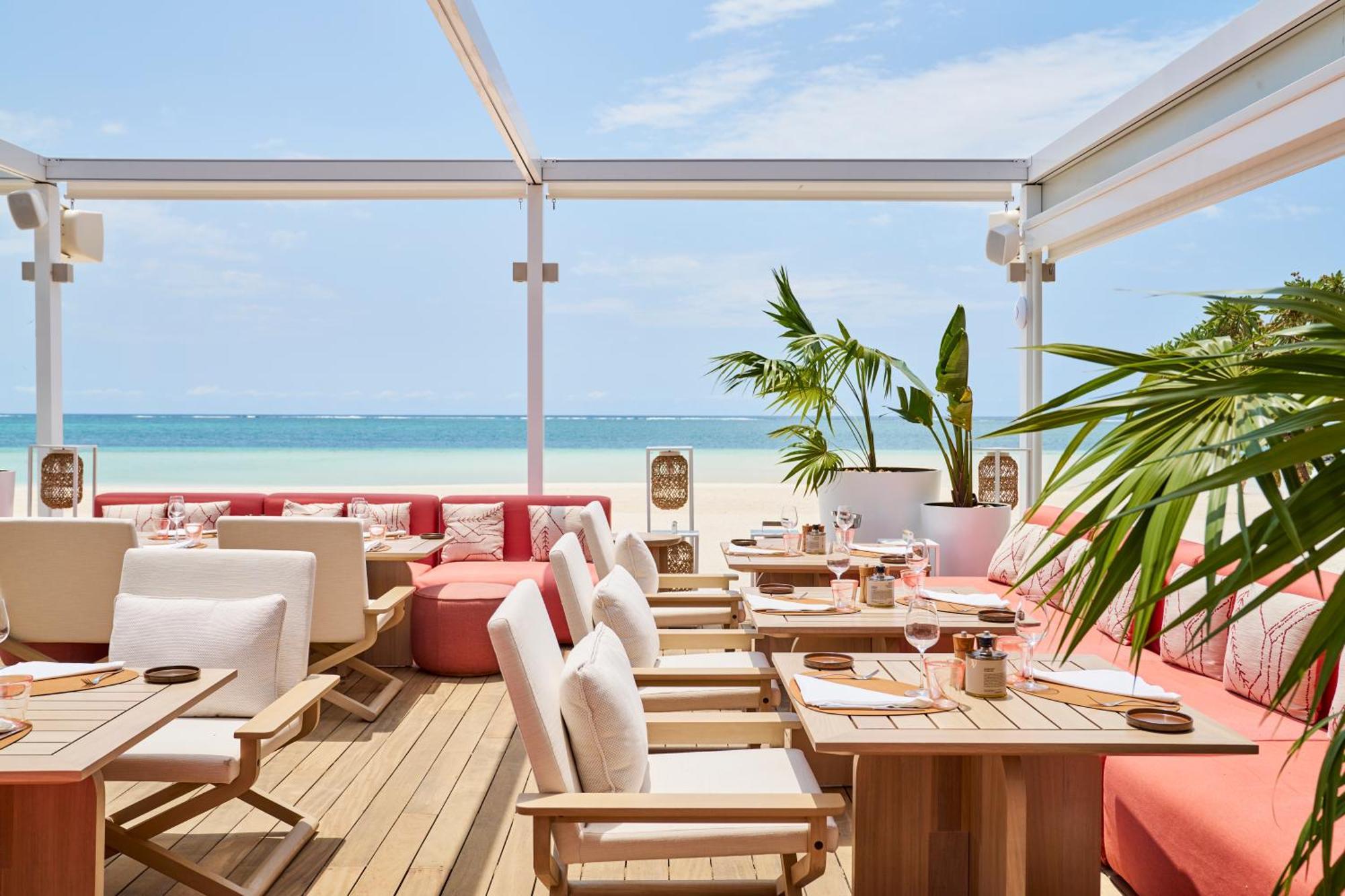 LUX* Belle Mare Resort&Villas Esterno foto The Beach