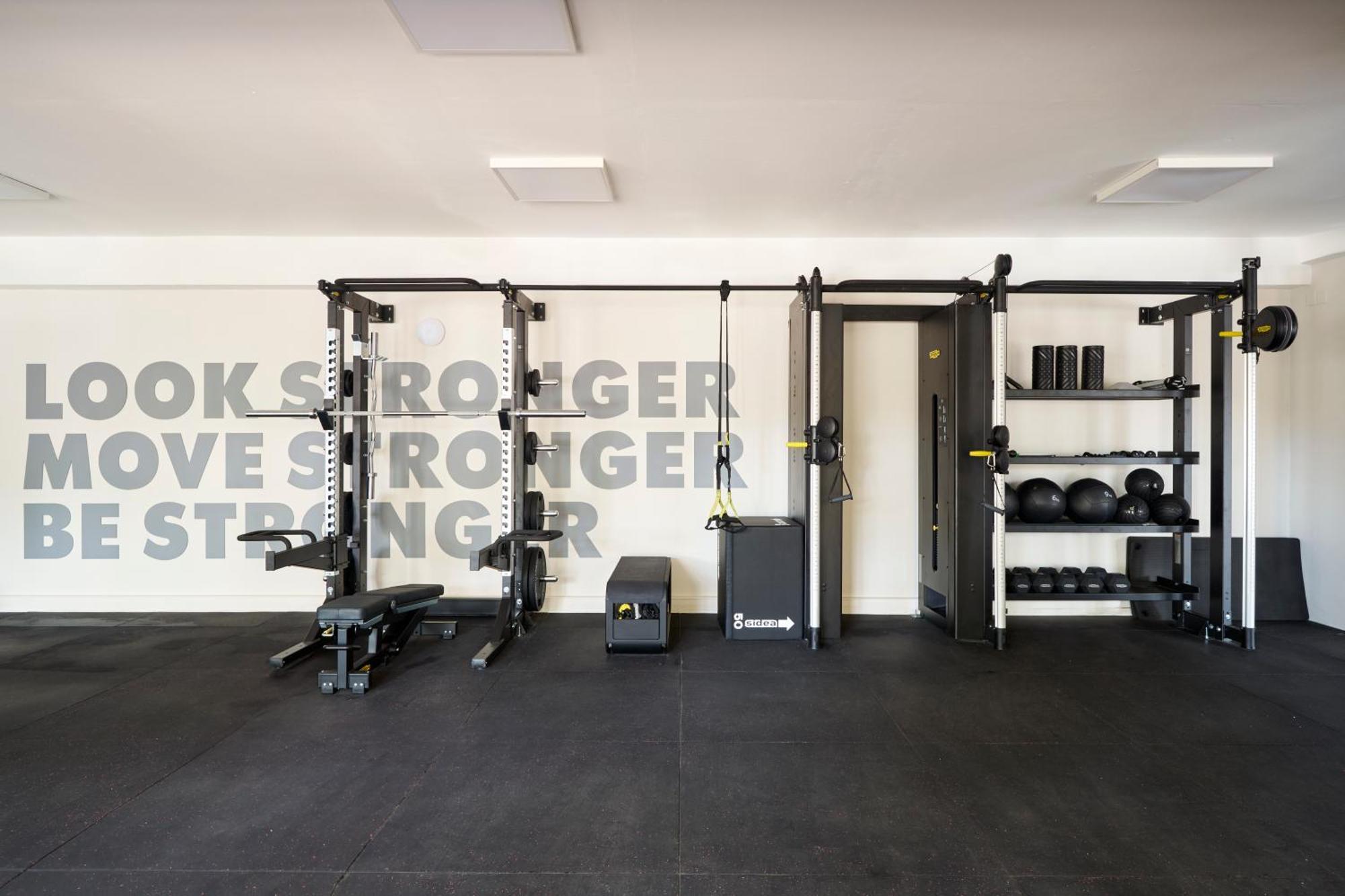 LUX* Belle Mare Resort&Villas Esterno foto A functional training gym