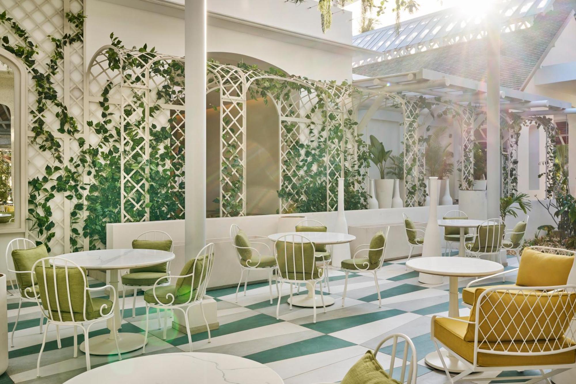 LUX* Belle Mare Resort&Villas Esterno foto The interior of the restaurant