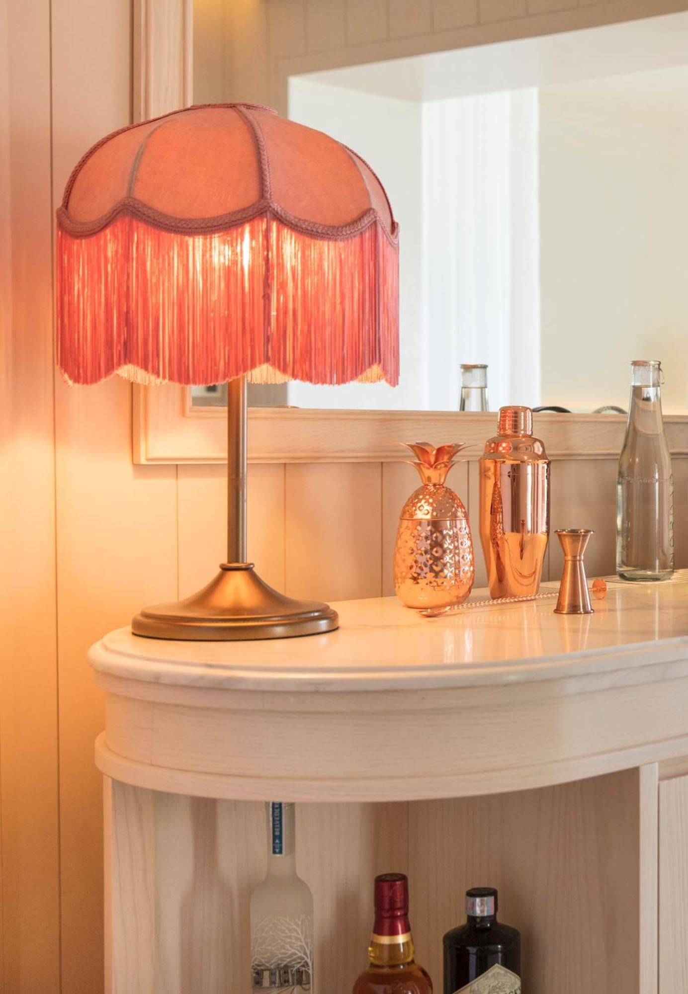 LUX* Belle Mare Resort&Villas Esterno foto A table lamp