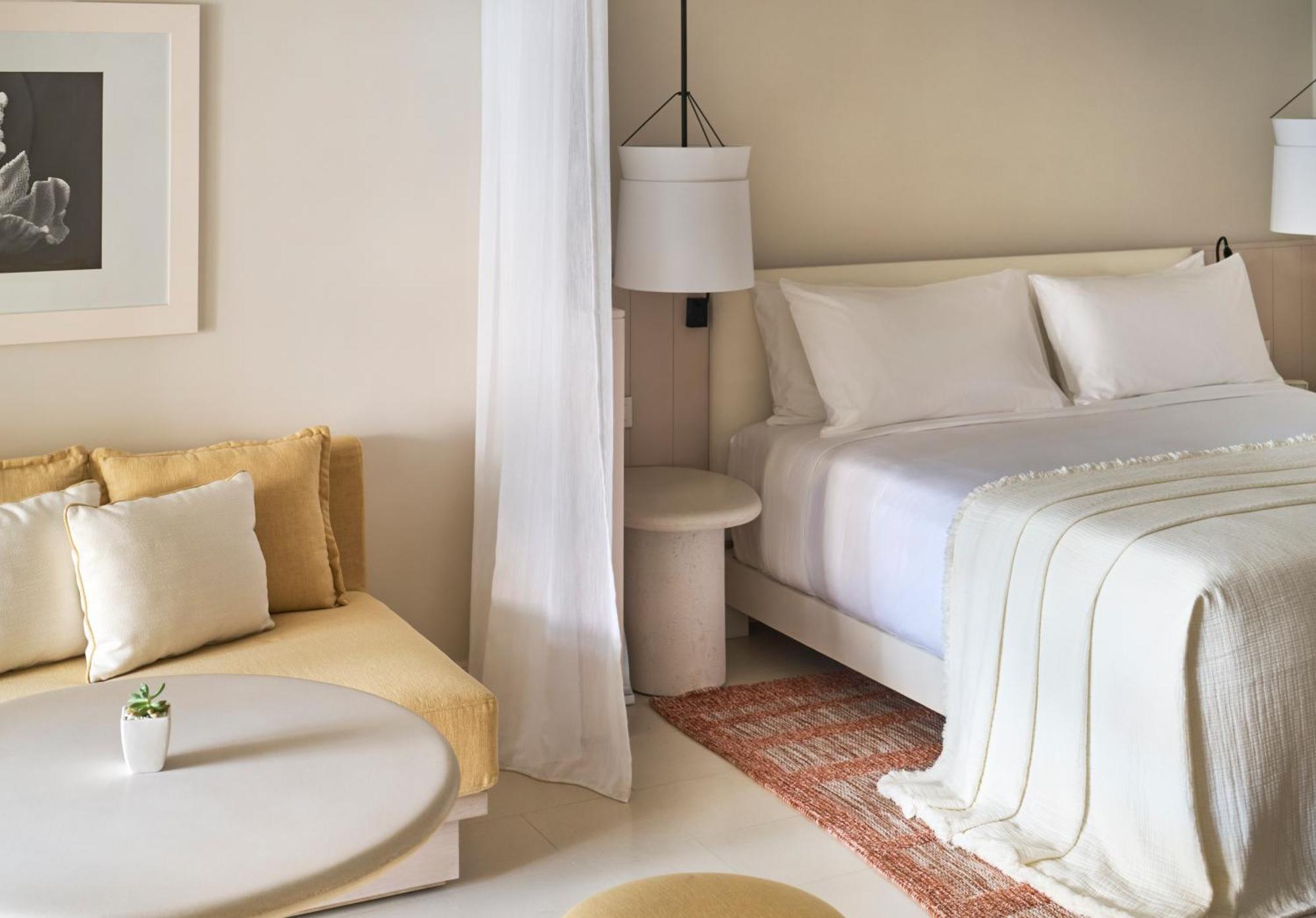 LUX* Belle Mare Resort&Villas Esterno foto A bedroom at the hotel